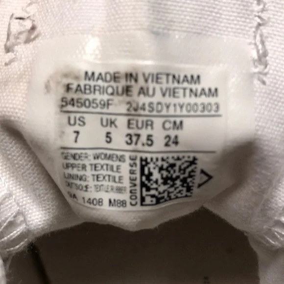 Converse All-Star Chuck Taylor Lo Glitter Toe Sneakers - Picture 16 of 17